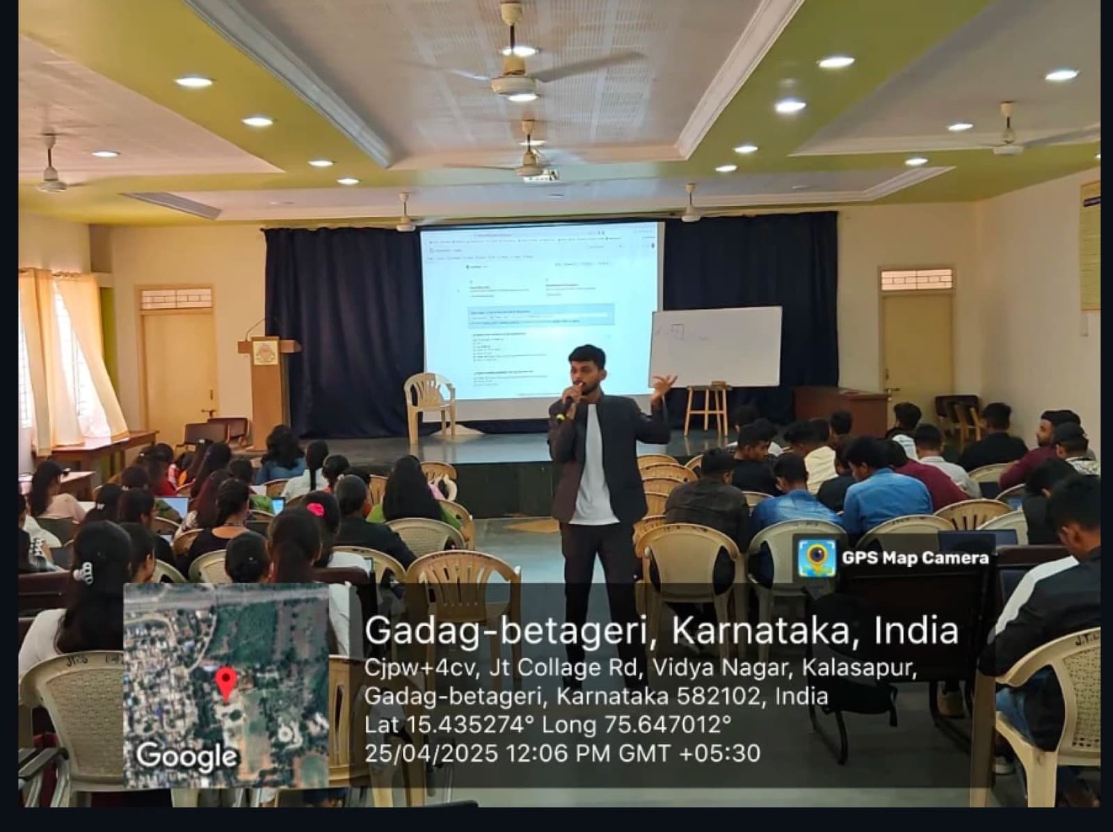 Akash Jadhav presenting a student session at Gadag Betageri, Karnataka